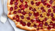 cherry cheese streusel pizza
