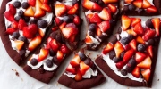 chocolate fruit dessert pizza