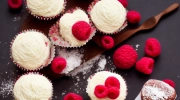 coconut and raspberry cupcakes