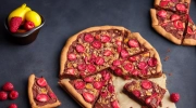 fruity brownie pizza