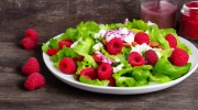 salad with raspberry dressing