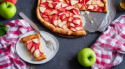 taffy apple pizza